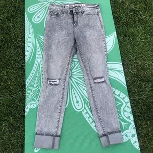 Sneak peek jeans